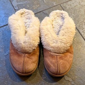 Women’s beige UGG slippers size 8